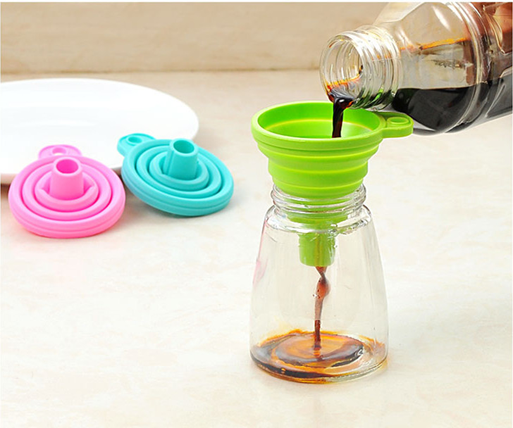Kitchen-Tool-DIY-Food-Grade-Folding-Silicone-Funnel-Household-Liquid-Dispensing-Mini-Funnel-Random-Color-3