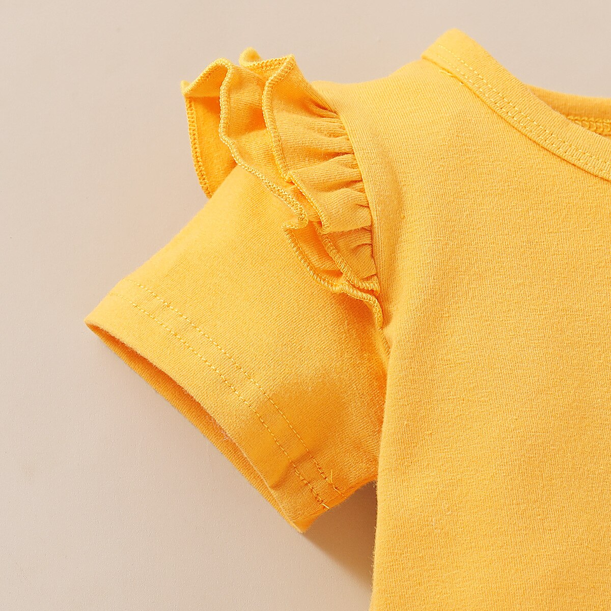 PatPat-Solid-Short-sleeve-Top-and-Allover-Shorts-with-Headband-Set-3